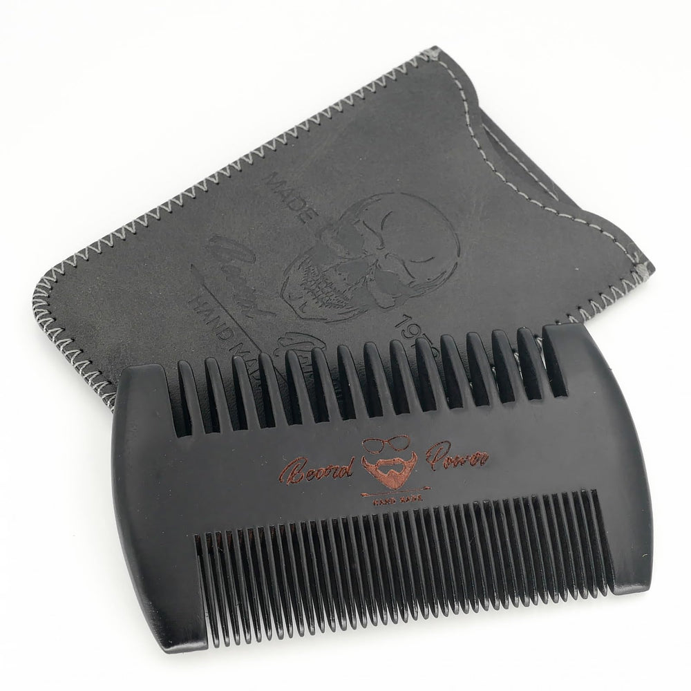 Menesia peine barba madera negro con estuche, práctico para retoques diarios.
