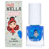 MISS NELLA COOL KID, botella azul oscuro, demostración de esmalte seguro para niños.