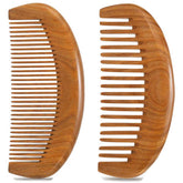 Este Moreinday peine de madera con dientes gruesos desenreda cabello ondulado.