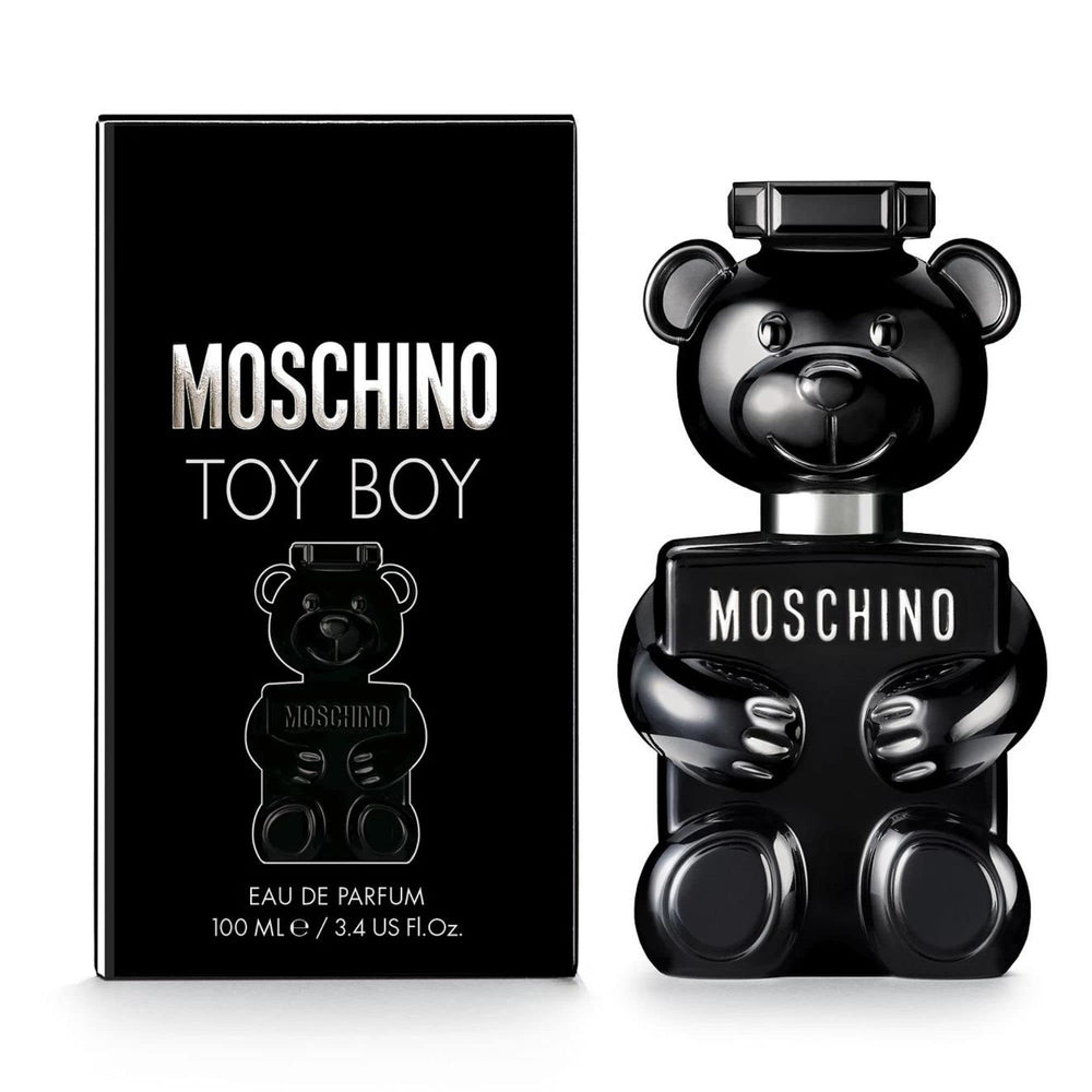 Moschino Toy Boy, botella negra lacada, ideal para noches elegantes.