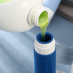 Apertura amplia de MrsDry facilita rellenar cremas espesas.