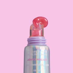 Naked Sundays PoutScreen SPF 50 labios-brillo-transparente: acabado brillante sin pegar.
