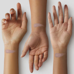 NARS Radiant Creamy Concealer Vanilla con aloe vera para calma.