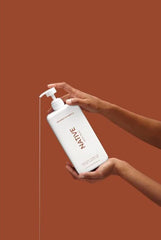 Gel de ducha Native Coco-Vainilla y Pepino-Menta, frascos con dosificador para ducha fresca.