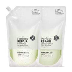 NatureLab.TOKYO Perfect Repair champú, botella visible, mejora la reparación de cabello dañado
