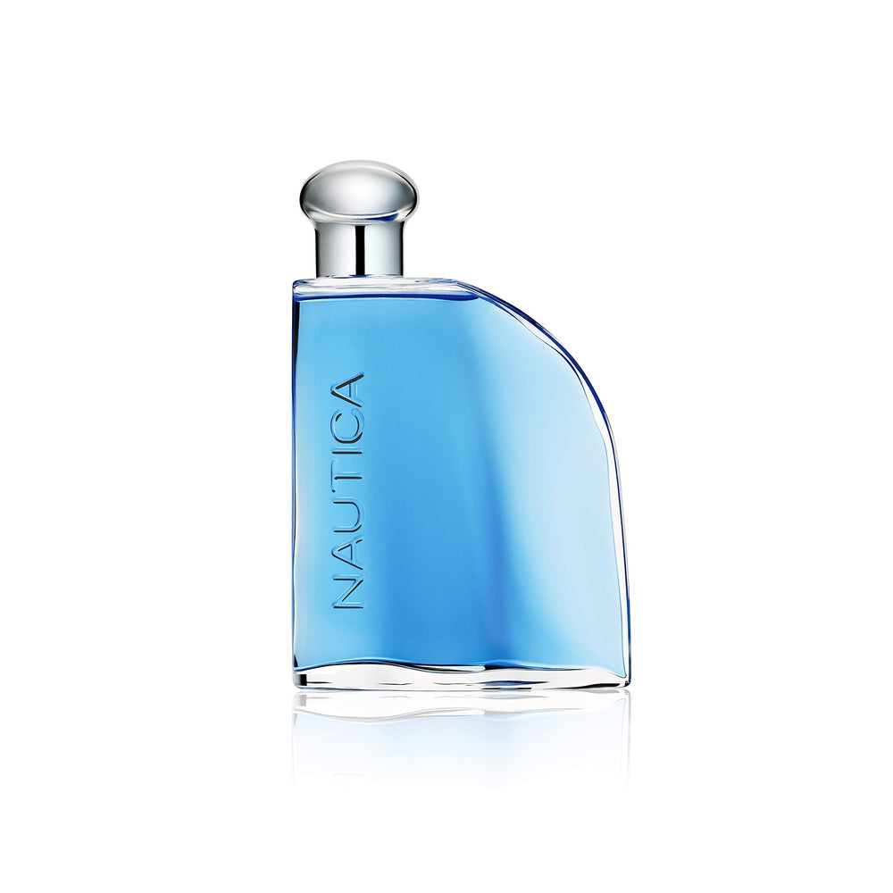 Nautica Blue EDT: botella azul para uso diario con aroma fresco.