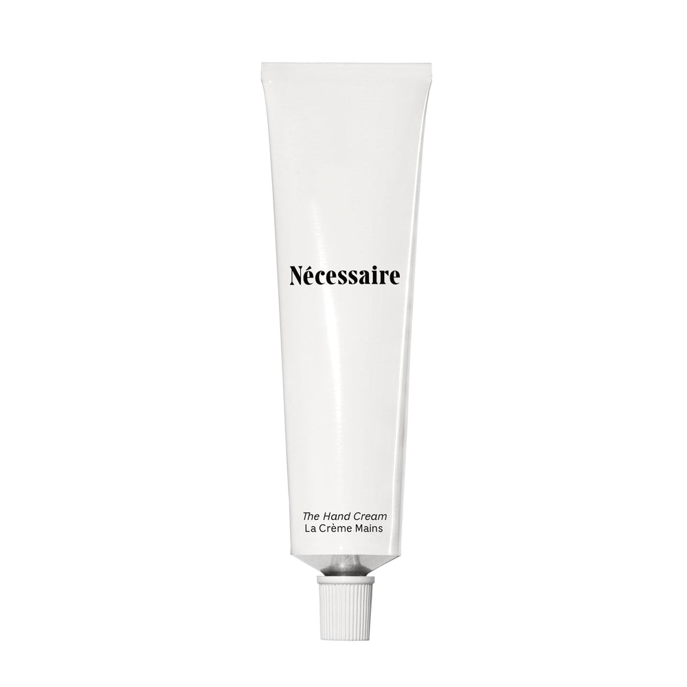 Nécessaire crema de manos: botella visible y hidratación suave para piel seca.