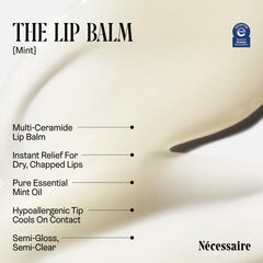 Nécessaire baume à lèvres, texture hydratante grâce à l'acide hyaluronique.