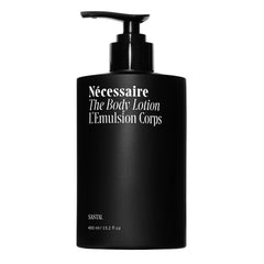 Loción corporal Nécessaire Santal, botella frontal para uso diario.