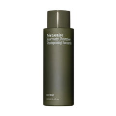 Nécessaire shampoing romarin, bouteille élégante prête pour une routine capillaire quotidienne.