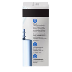 Gotas de Neutrogena Rapid Wrinkle Repair sobre piel limpia para reducir líneas finas