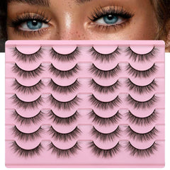 Pestañas Newcally naturales con volumen tridimensional y aspecto suave.
