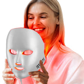 NEWKEY mascarilla facial con luz azul en frente para piel propensa al acné.