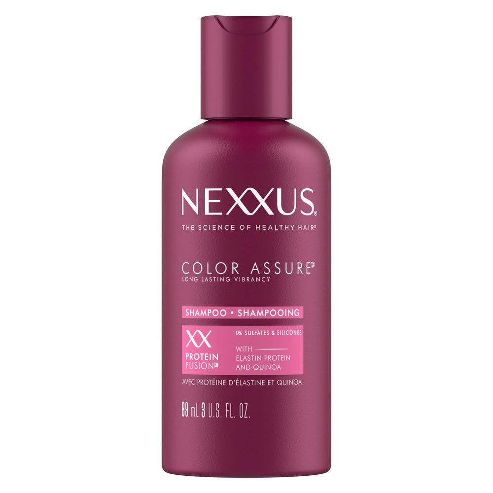 Nexxus Color Assure Shampoo sin sulfatos en botella, protege el color y suaviza el cabello.