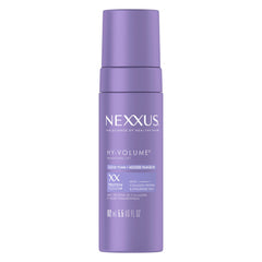 Nexxus Hy-Volume Cloud Foam: botella con espuma ligera para volumen duradero