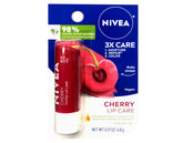 NIVEA Cuidado Labios Brillo Frutal Cereza en envase, tono suave y duradero