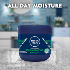 Textura cremosa de NIVEA Men Max Hydration, rápida absorción