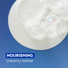NIVEA: etiqueta muestra plástico reciclado al 50% en la botella.