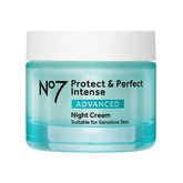 No7 crema nocturna intensiva en frasco para piel suave al despertar.