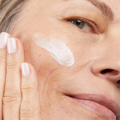 No7 Serum anti envejecimiento con péptidos de colágeno para firmeza.