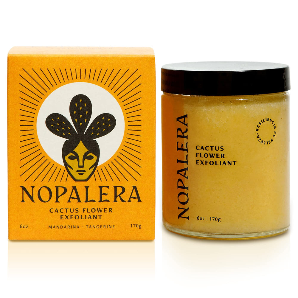 Nopalera polvo corporal cactus mandarina en botella, exfolia suavemente y deja la piel limpia.