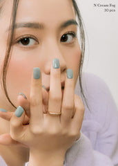 ohora tiras en uñas crema fog, look de salón