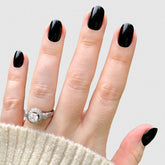 Olive & June Instant Mani uñas realistas para un look natural.