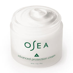 La crema OSEA con bio-retinol vegetal ofrece tono uniforme y luminoso.