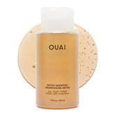 OUAI Detox Shampoing, bouteille-vinaigre-pomme purifie le cuir chevelu et rafraichit les cheveux.