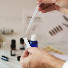 OurHands alcohol de perfumería premium para fijar y diluir fragancias.