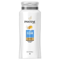 Pantene Pro-V Classic Clean, botella visible, promueve cabello limpio y suave.