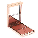 Patrick Ta Major Headlines Creme-Poudre Duo, texture soyeuse pour un éclat naturel.
