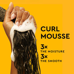 Aplicación suave de PATTERN Mousse Curl para rizos definidos