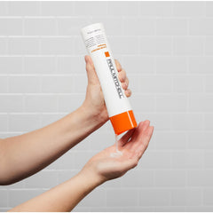 Etiqueta con extracto de girasol de Paul Mitchell Color Protect Shampoo, protege el pelo del sol.