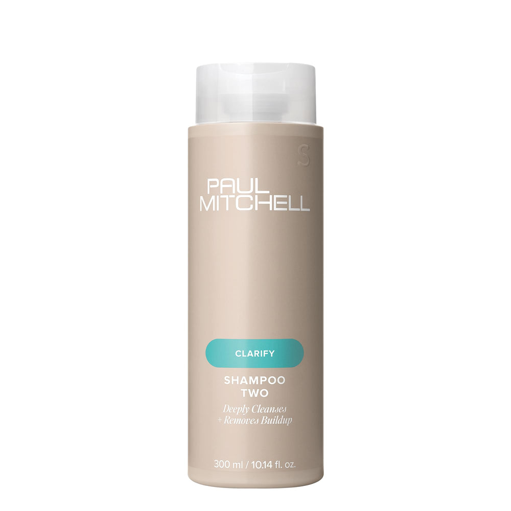 Shampoo Two de Paul Mitchell en botella, limpieza profunda que deja el cabello con brillo.