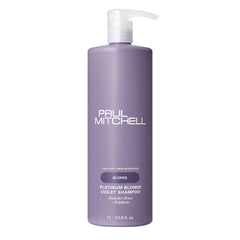 Shampoo violeta Paul Mitchell Rubio Platino en botella, neutraliza tonos amarillentos.