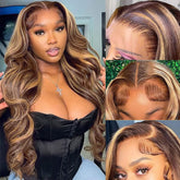 Pizazz Honey Blonde Lace Front Wig, vista frontal natural para uso diario.