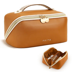 Prite bolso de maquillaje grande en cuero vegano, vista frontal; ideal para viaje.