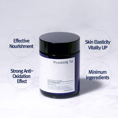 Pyunkang Yul Crema Nutritiva, textura suave y no grasa para uso diario.