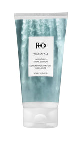 R+Co Waterfall loción en botella con brillo suave para cabello