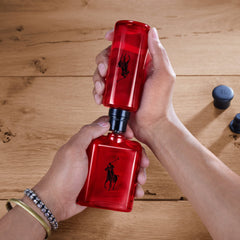 Polo Red de Ralph Lauren Fragrances, aroma especiado con azafrán para confianza.