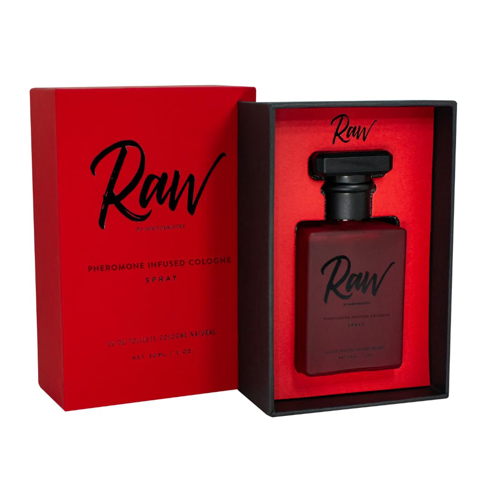 RawChemistry Colonia con feromonas en botella, aroma que atrae miradas y confianza.