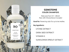 Gemstone Color Shampoo ofrece una espuma suave para el lavado.