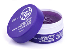 Peinado con brillo natural gracias a Redone Violetta