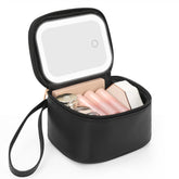 Relavel mini bolso maquillaje con espejo LED, ideal para retoques rápidos.