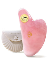 Guasha de Rena Chris en cuarzo rosa para masaje facial suave y revitalizante.
