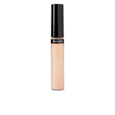 Revlon ColorStay Concealer aplicado en ojeras para tono uniforme.