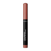 REVLON ColorStay Matte Lite Crayon Lipstick con afilador incorporado para aplicación precisa.