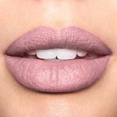 Revlon labial mate para aplicación precisa y cobertura completa.