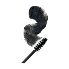 Revolución Belleza Londres 5D Lash Pow Mascara tono negro intenso para pestañas definidas.